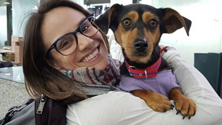 Una campeona del mundo adopta a un perro que iba a ser cocinado