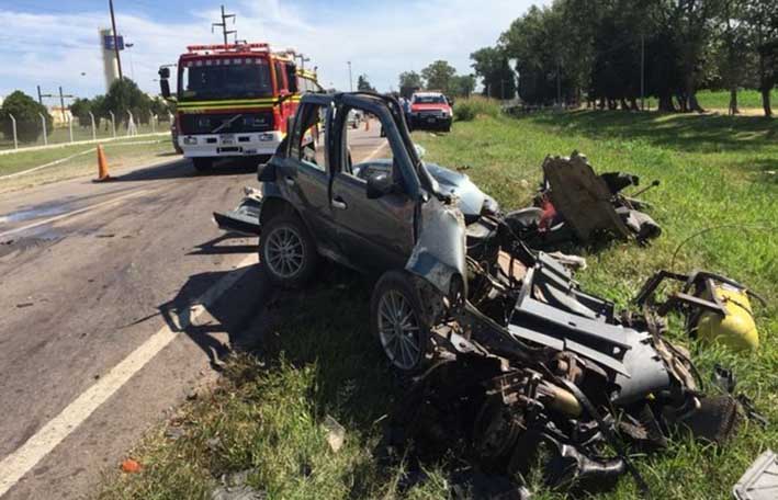 Cuatro jóvenes perdieron la vida  en choque frontal contra un camión