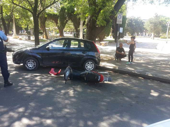 Motociclista está grave en el Pasteur