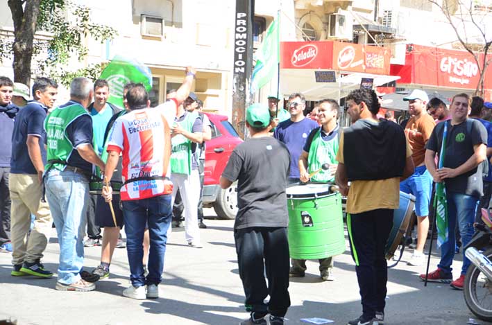 Piden que se retracten en las redes por injuriar a trabajadores