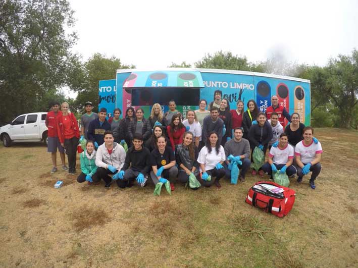 Volvieron a limpiar la “costa” en el Barrancas del Río