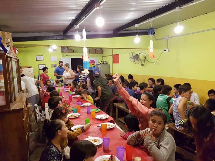 En el Comedor «Caritas Felices» necesitan todo tipo de alimentos