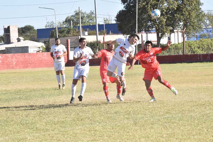 Goléo Colón y primeras victorias de Unión, Universitario y Playosa