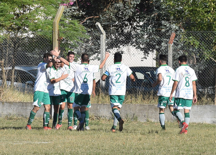 Rivadavia sigue de festejos