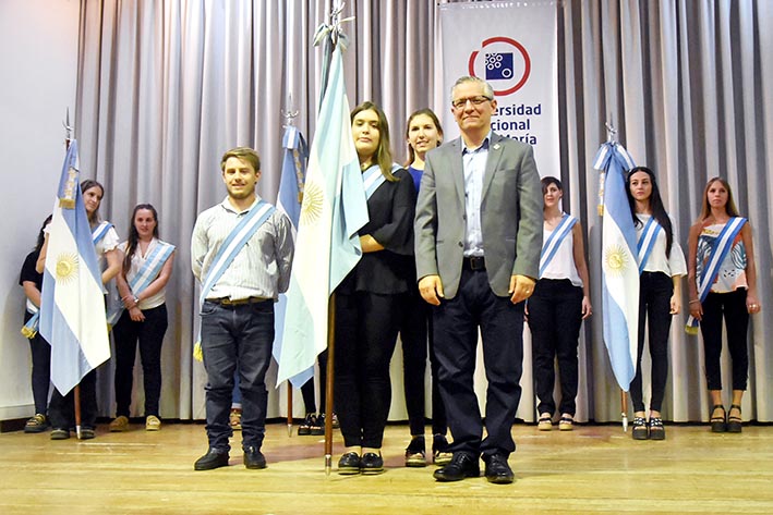 Emotivo traspaso de banderas en la Universidad Nacional de Villa María Emotivo traspaso de banderas en la Universidad Nacional de Villa María