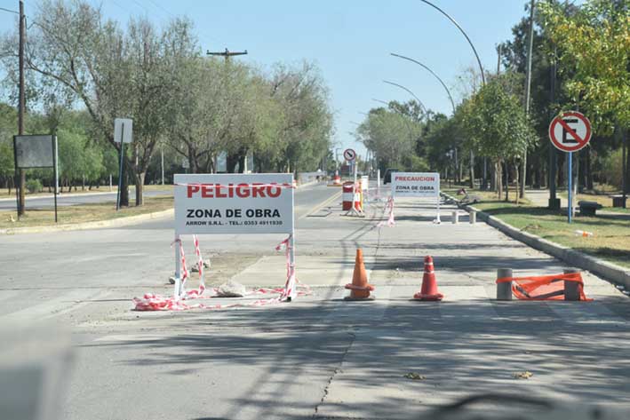 Empezaron con los parches sobre la nueva avenida Savio