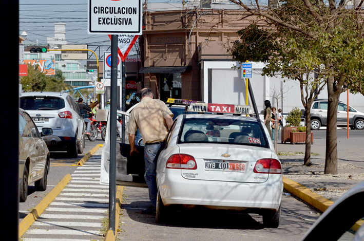 Tras ser escuchados, los taxistas quedaron a la espera de respuestas