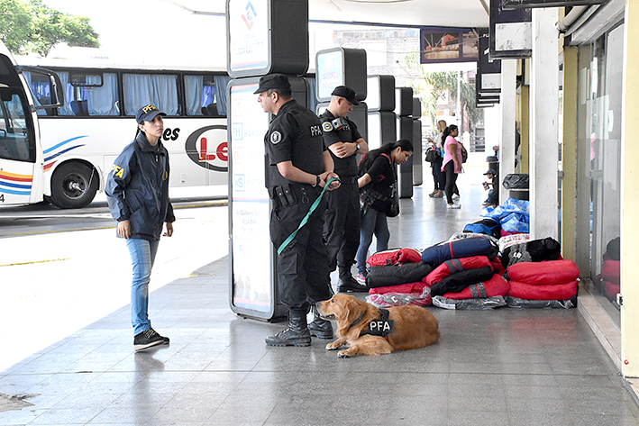 Ropa limpia, negocio sucio