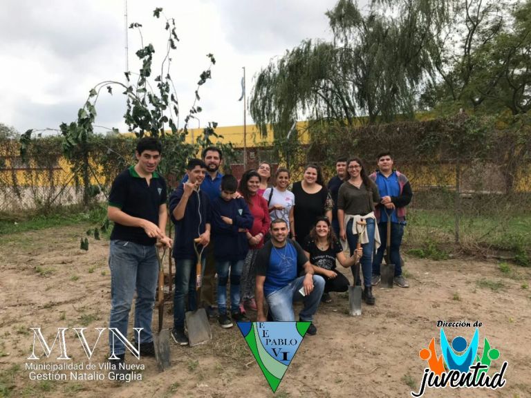 Donaron árboles frutales para la escuela