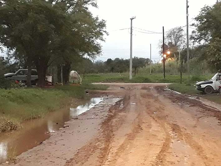 Piden arreglo urgente de varias calles