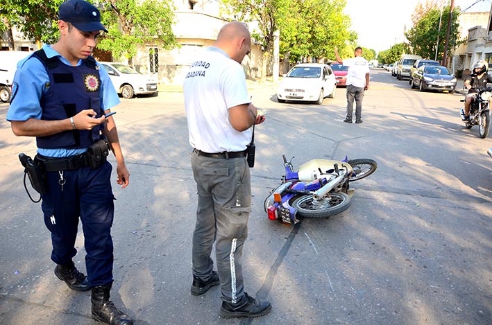 Otra motociclista con traumatismo de cráneo