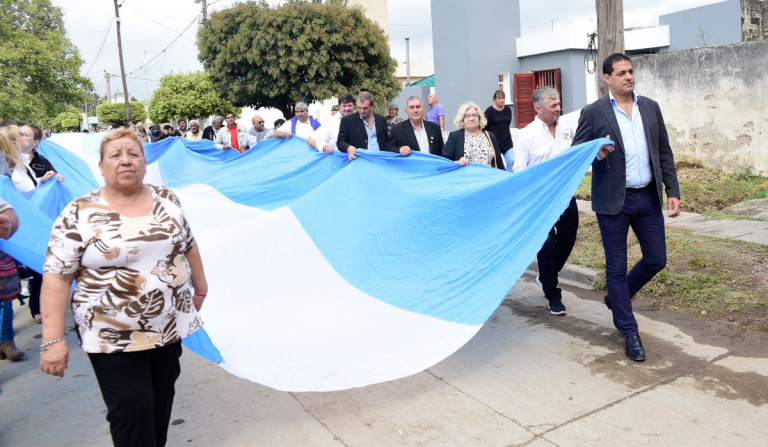 Quieren llegar a tener una bandera de 300 metros