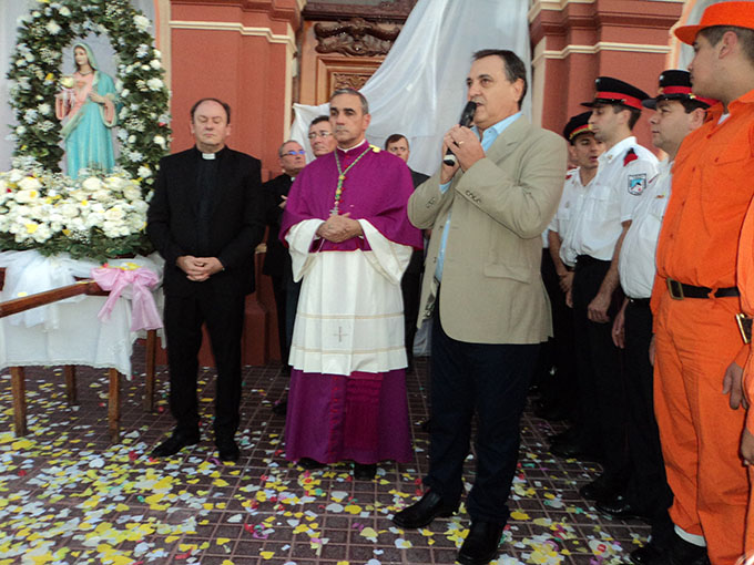 Monseñor Jofré presidió los actos reinaugurales del templo parroquial