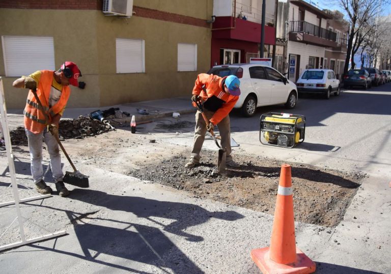 Comenzó la pavimentación de más de veinte cuadras de calle Paraguay Comenzó la pavimentación de más de veinte cuadras de calle Paraguay