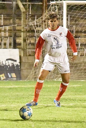 Un golazo en plena Luna