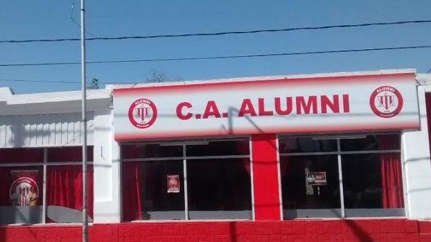 En baby fútbol, Alumni presenta la nueva indumentaria