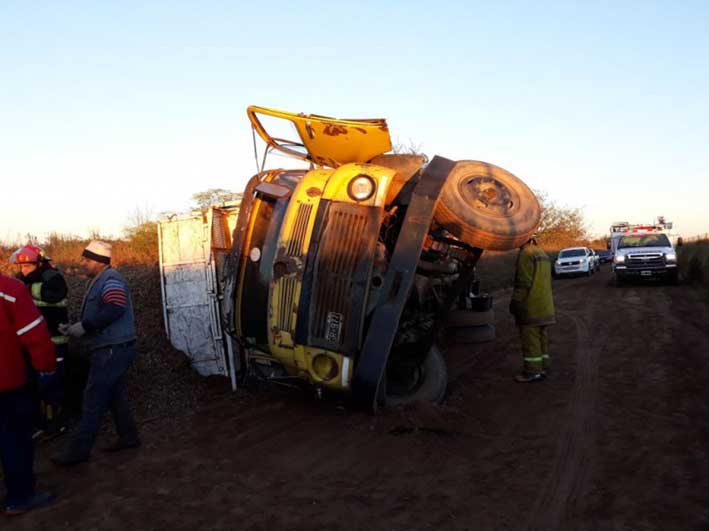 Heridos en la autopista y en General Deheza y un muerto en un campo de Justiniano Posse