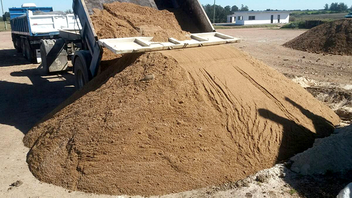 Basural y extracción de arena, bajo la lupa de un vecino que no se calla