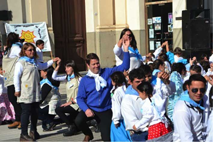 Bell Ville se vistió de celeste y blanco