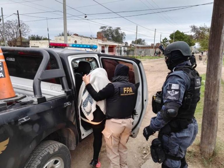 Madre e hijo detenidos