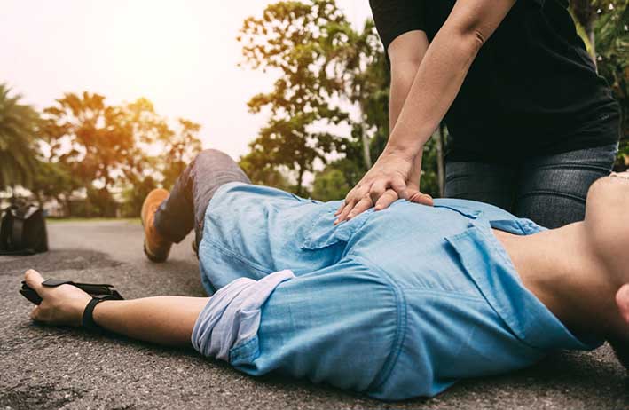 Formarán a alumnos de la UTN para  hacer reanimación cardiopulmonar