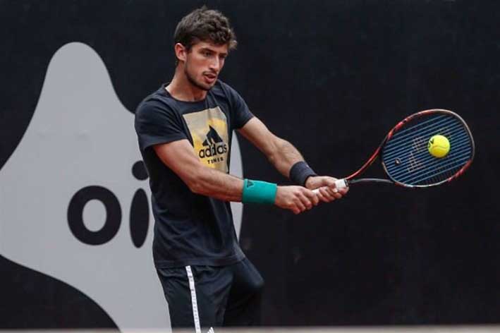 Pedro Cachín ganó y avanzó a cuartos de final en Francia