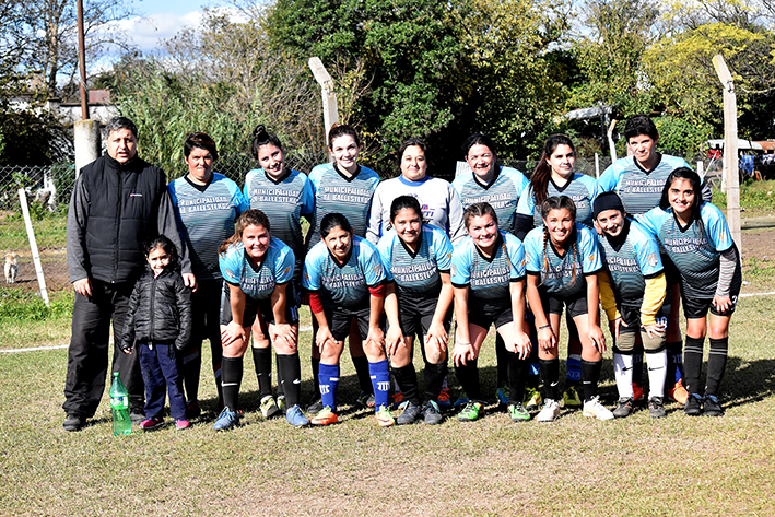 Rebeldes festejó en el clásico