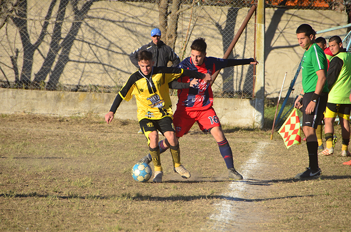 Unión se despidió ganando