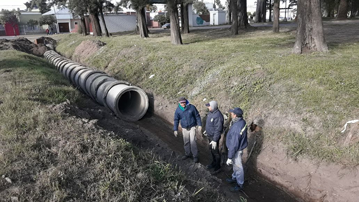 Avanzan las obras de iluminación y entubado en barrios de la ciudad