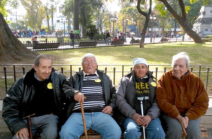 Abuelos recorrieron la capital provincial