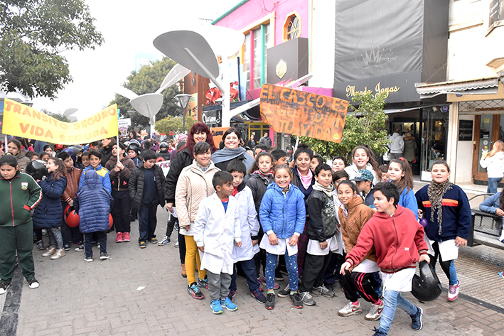 La niñez copó la calle por el tránsito