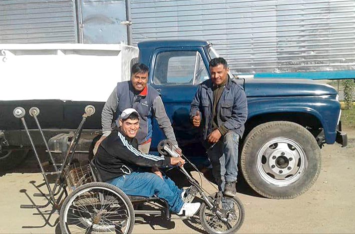Realizan una pollada solidaria para cumplir el sueño de Javier Realizan una pollada solidaria para cumplir el sueño de Javier