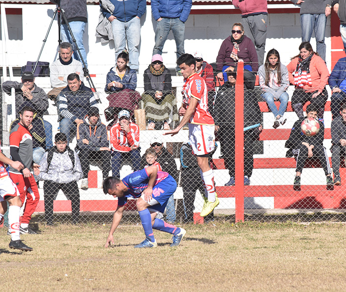 Moyano, de Chino a comodín