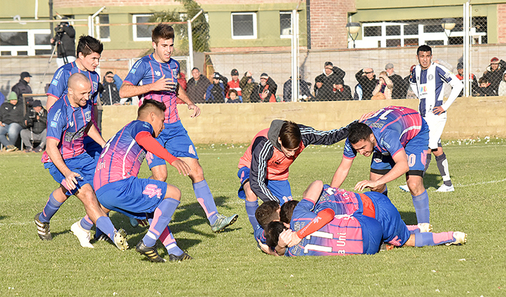 Universitario, adaptado y ganador