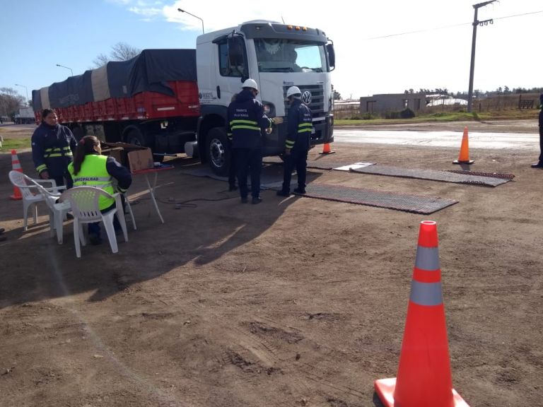 Volvieron los controles al tránsito pesado con la balanza móvil