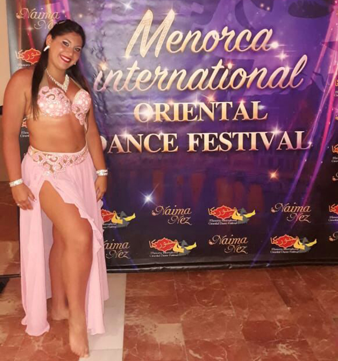 Bailarina árabe local ganó un certamen en Menorca