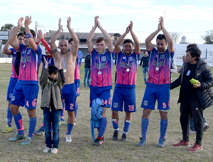 Universitario analiza jugar el Nacional