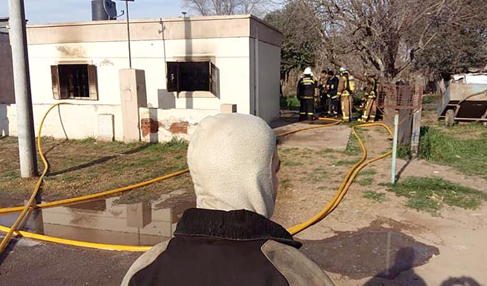 Fuego en dos casas y en un auto con chicos futbolistas