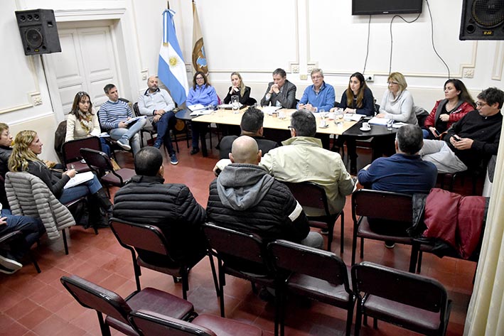 Los vecinos se manifestaron a favor de la continuidad de la Cooperativa