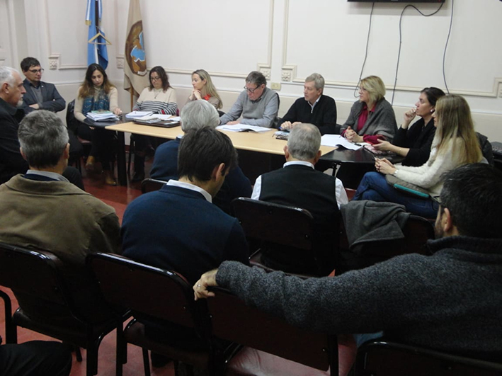 Por la concesión del agua, los ediles recibieron a la Cooperativa 15 de Mayo