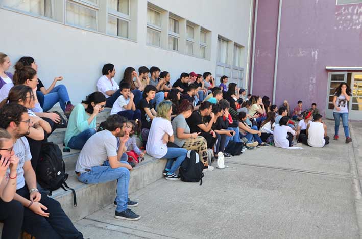 Estudiantes piden que se declare la “emergencia educativa”